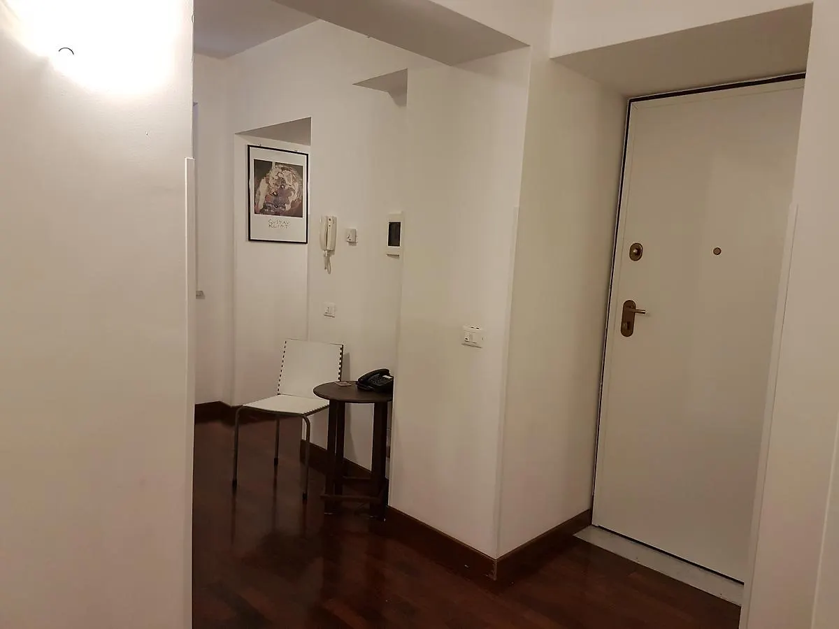 Bed & Parking Apartment Palermo Italy